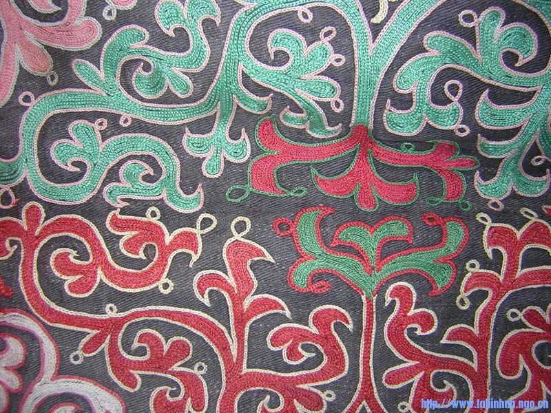 ornaments_g105.jpg