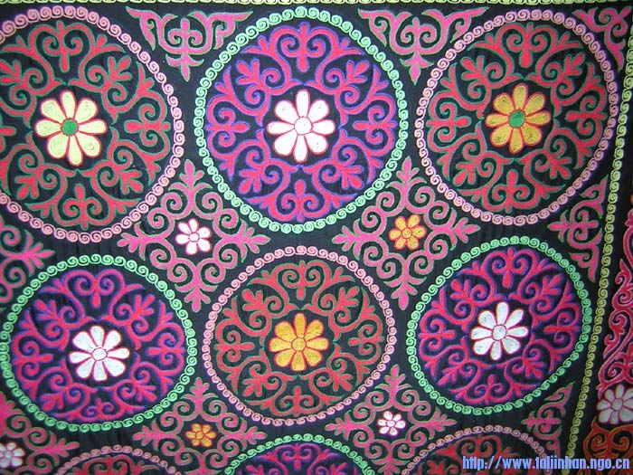 ornaments_g102.jpg