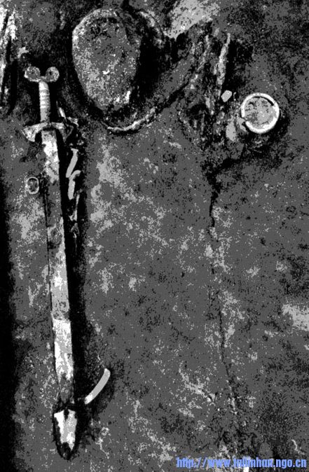 samogitian_sarmatian_swords.jpg